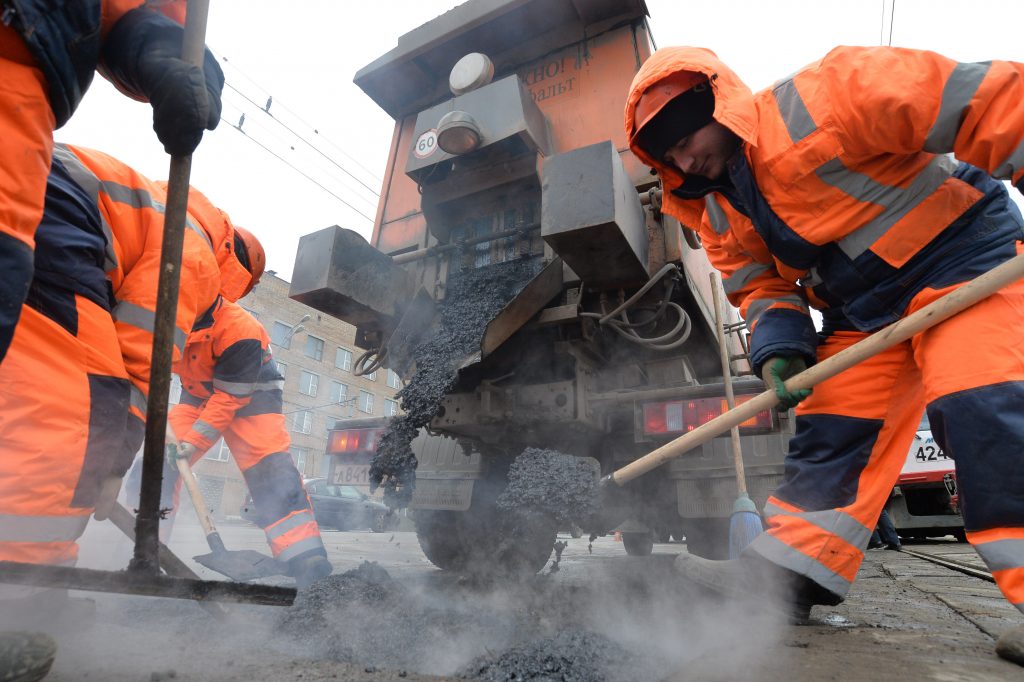 Около 470 участков дорог отремонтируют в Москве