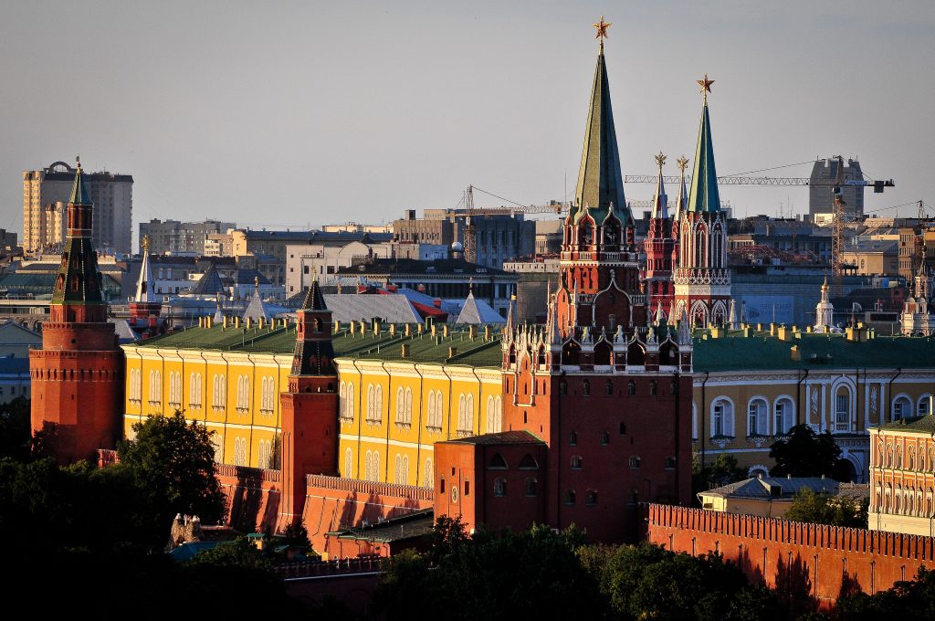 Московский Кремль закроется для туристов в День России