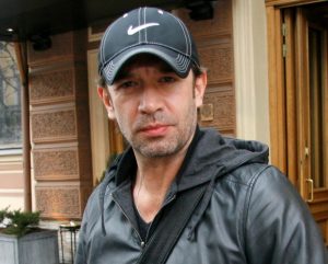 Актер Владимир Машков спас семью уток на дороге в центре Москвы