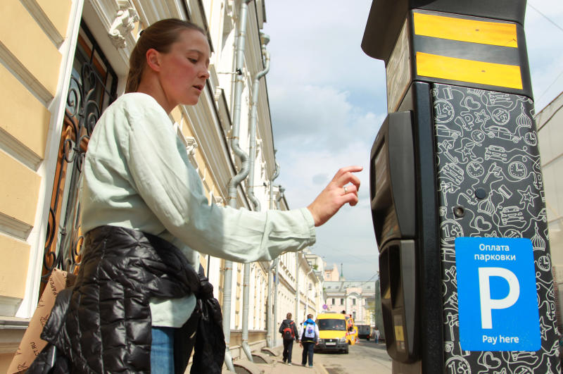 Парковка в Москве станет бесплатной в День России