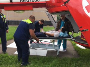 Борт доставил пострадавшего в больницу номер 36. Фото: пресс-служба Департамента ГОЧСиПБ
