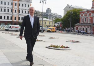 Собянин осмотрел итоги благоустройства Славянской площади. Фото: архив, «Вечерняя Москва»
