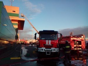 На месте происшествия работали 64 бригады спасателей. Фото: Игорь Цирульников