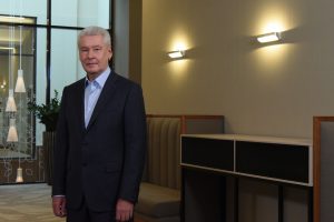 Мэр Москвы Сергей Собянин 13 июля осмотрел новую гостиницу Хилтон Гарден Инн. Фото: Владимир Новиков