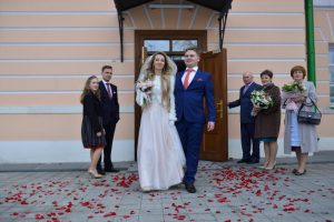 Почти 80 пар поженились в День Петра и Февронии в Троицке и Московском. Фото: архив, «Вечерняя Москва»