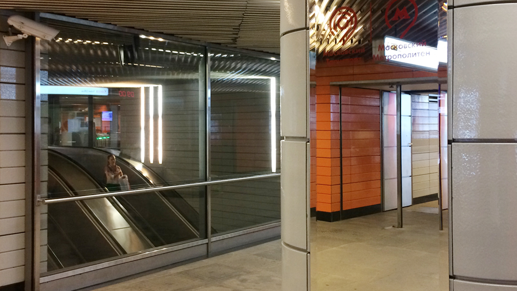 На станциях московского метро появятся новые большие зеркала