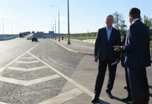 Мэр Москвы Сергей Собянин открыл движение по новой дороге от Боровского шоссе до городского округа Троицк. Фото: архив, «Вечерняя Москва»