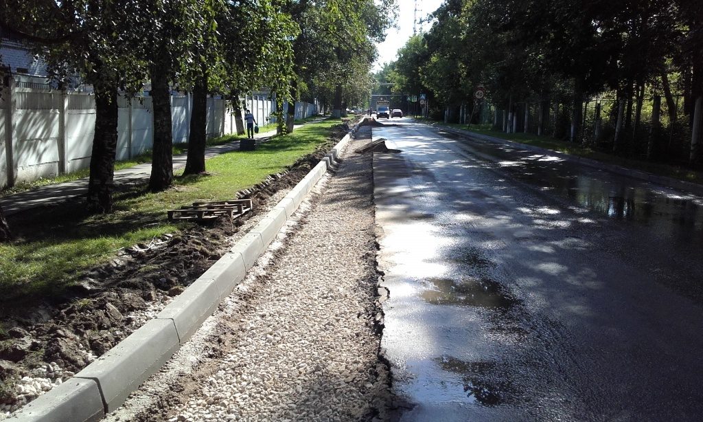 Работы по расширению дорог в Ватутинках завершат к началу сентября. Фото: пресс-служба администрации поселения