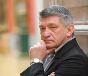 Кинорежиссер Александр Сокуров считает, что в жизни надо совершать добрые дела. Фото: Валентин Барановский, Тасс