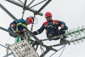 Замена изоляции на линиях электропередач началась в Новой Москве. Фото: пресс-служба МОЭСК