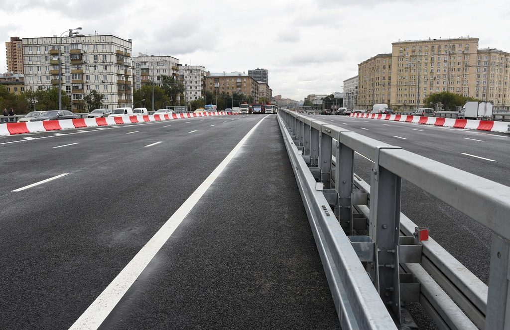 В сентябре на Варшавском шоссе Москвы откроют 850-метровую эстакаду