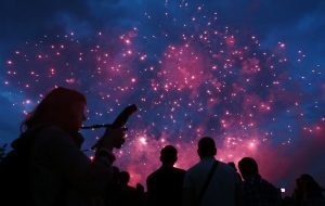Меры безопасности приняты во избежание давки. Фото: Анна Иванцова