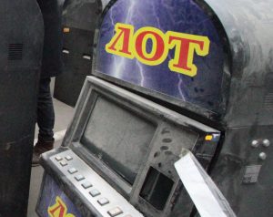 Выпускник Академии ФСБ в Москве рассекретил принцип работы игровых автоматов