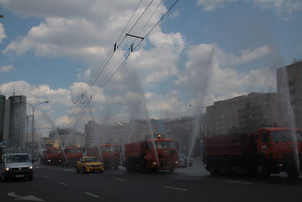 Специалисты приступили к охлаждению воздуха. Фото: архив, "Вечерняя Москва"