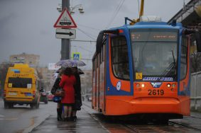Автомобилистам в Москве посоветовали пересесть на автобусы