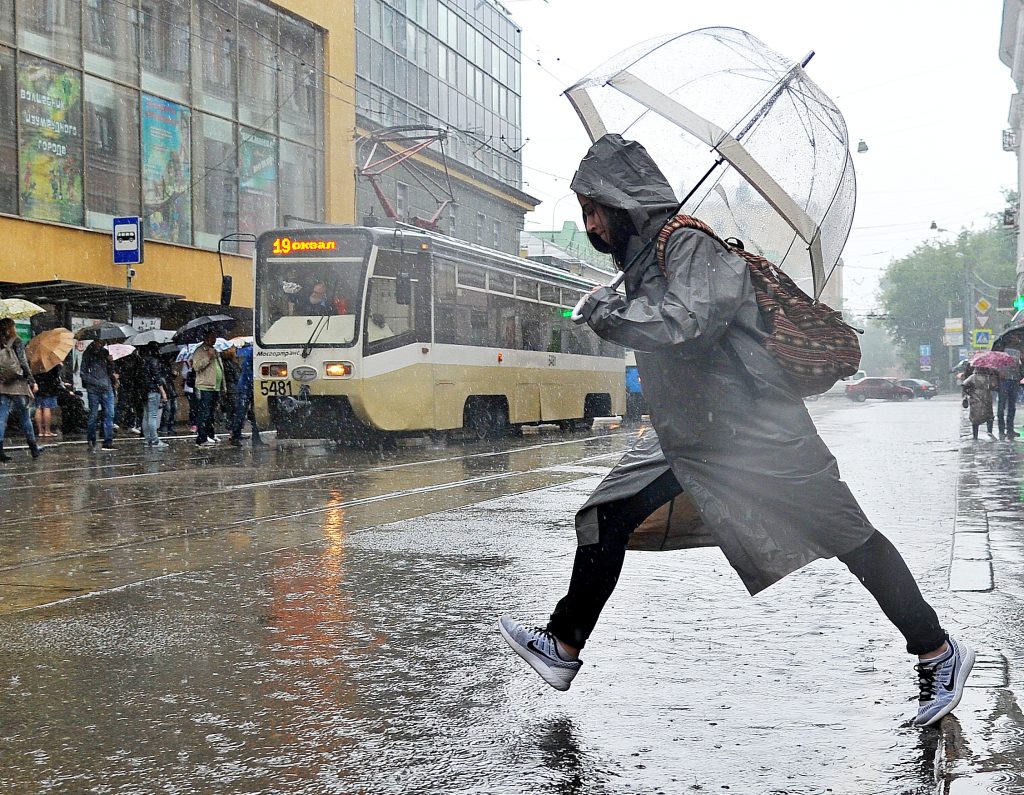 В Москве 29 августа утихнут дожди и усилится ветер