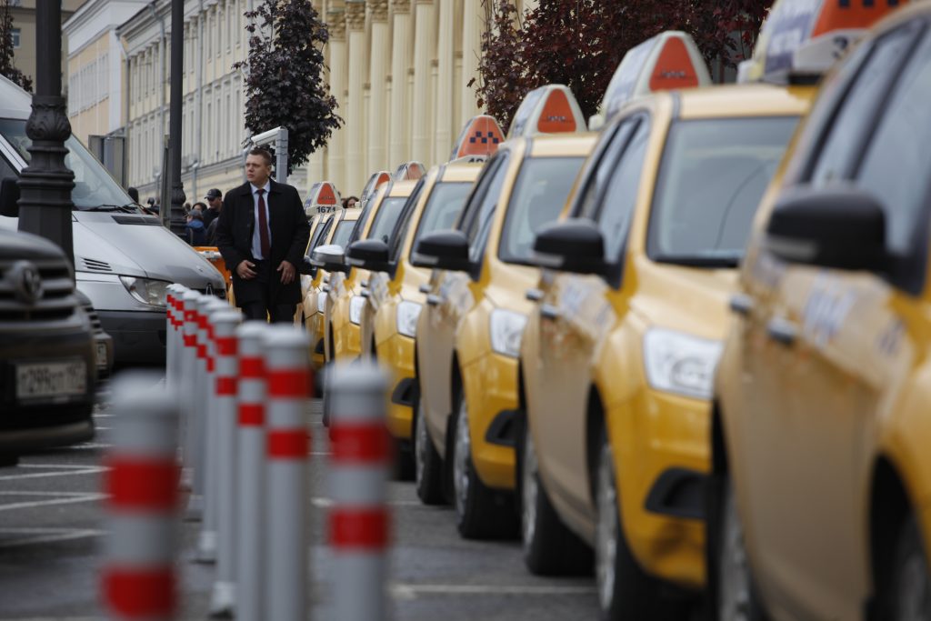 Тарифы на такси в Москве могут зафиксировать перед ЧМ — 2018 по футболу