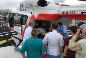 Пострадавшие в ДТП были доставлены вертолетом в НИИ скорой помощи имени Склифосовского. Фото: ГКУ МАЦ