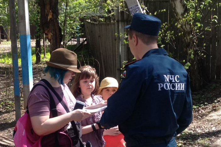 Обходы, беседы и памятки: профилактические мероприятия проводят спасатели в Новой Москве