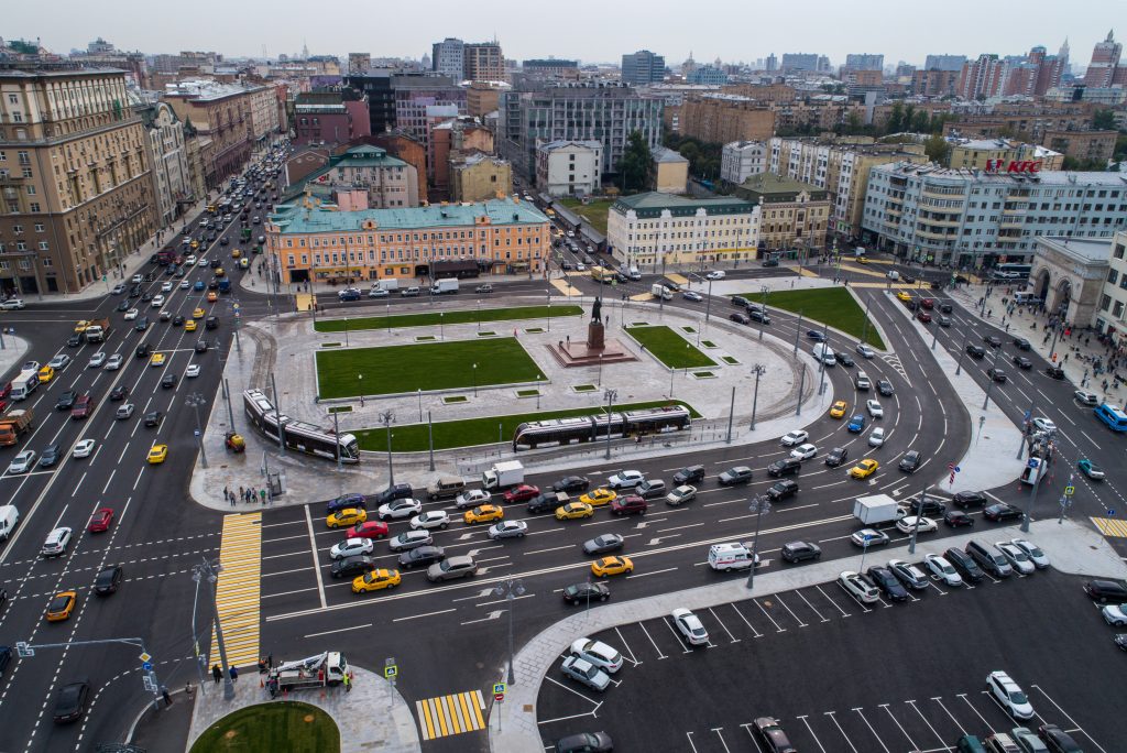 Площадь Тверская Застава после благоустройства. Фото: Сергей Бобылев/ТАСС