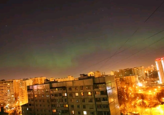 Космический синоптик назвал точную дату северного сияния над Москвой