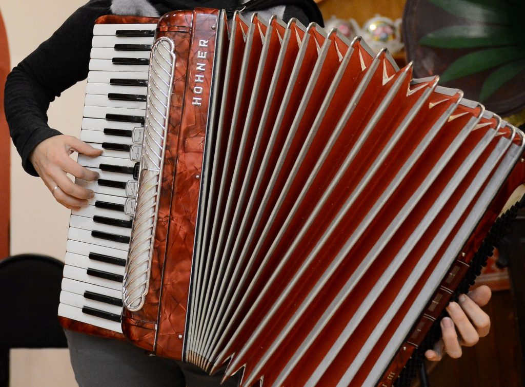 Дом культуры «Юбилейный» открыл кружок игры на аккордеоне