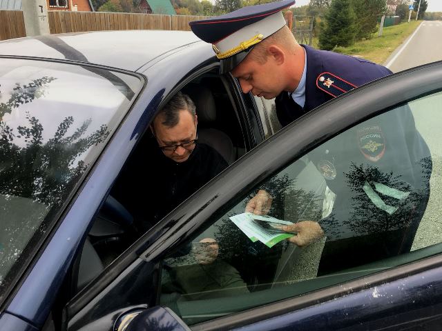 Сотрудники полиции напомнили новомосквичам правила дорожного движения