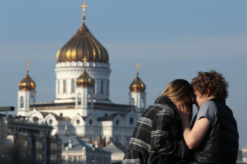 Жителям Москвы пообещали по-летнему теплые выходные