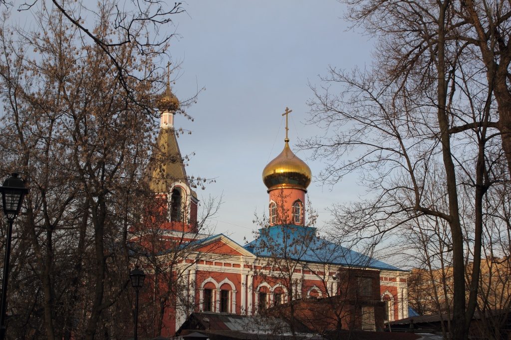 Специалисты Федеральной службы безопасности осмотрели храм в Кленовском. Фото: архив, "Вечерняя Москва"