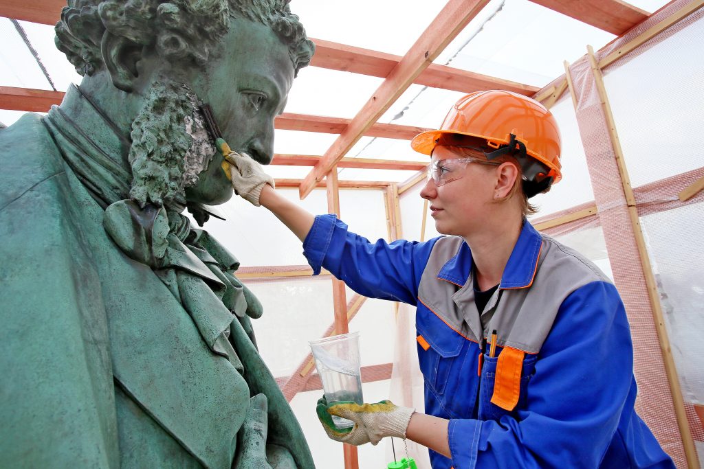 Более 890 объектов культурного наследия отреставрировали в Москве