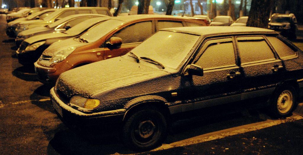Местами порхал снег. Фото: Игорь Ивандиков