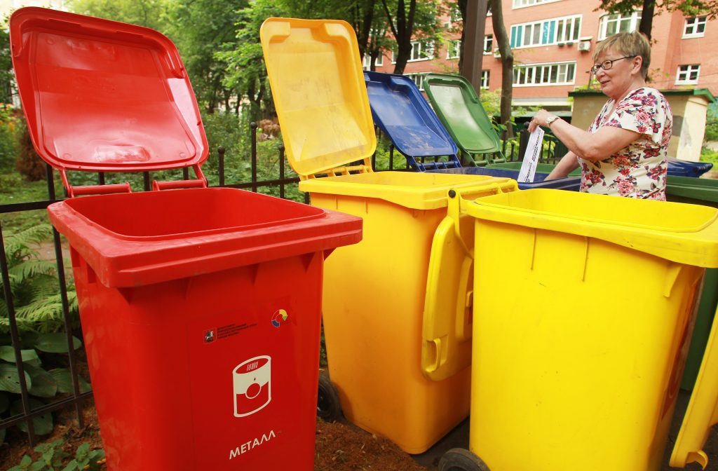 Москва может «научить» урны самостоятельно прессовать мусор