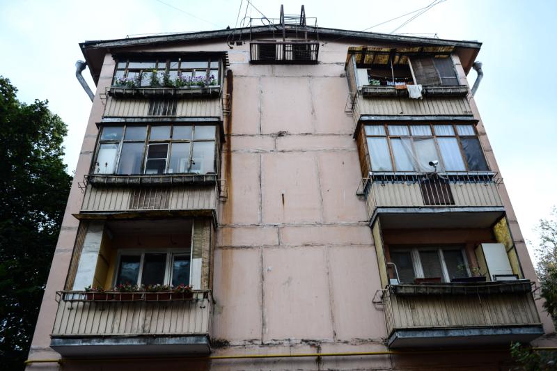 Ремонт фасадов жилых домов в Кокошкино завершат к середине ноября