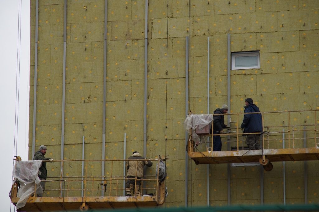 Ремонт фасада жилого дома завершат в Мосрентгене. Фото: администрация поселения Мосрентген