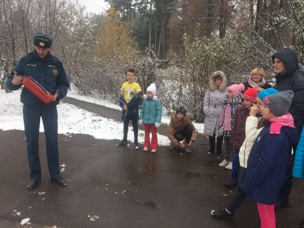 Спасатели провели практическое занятие в детском доме. Фото: архив, «Вечерняя Москва»