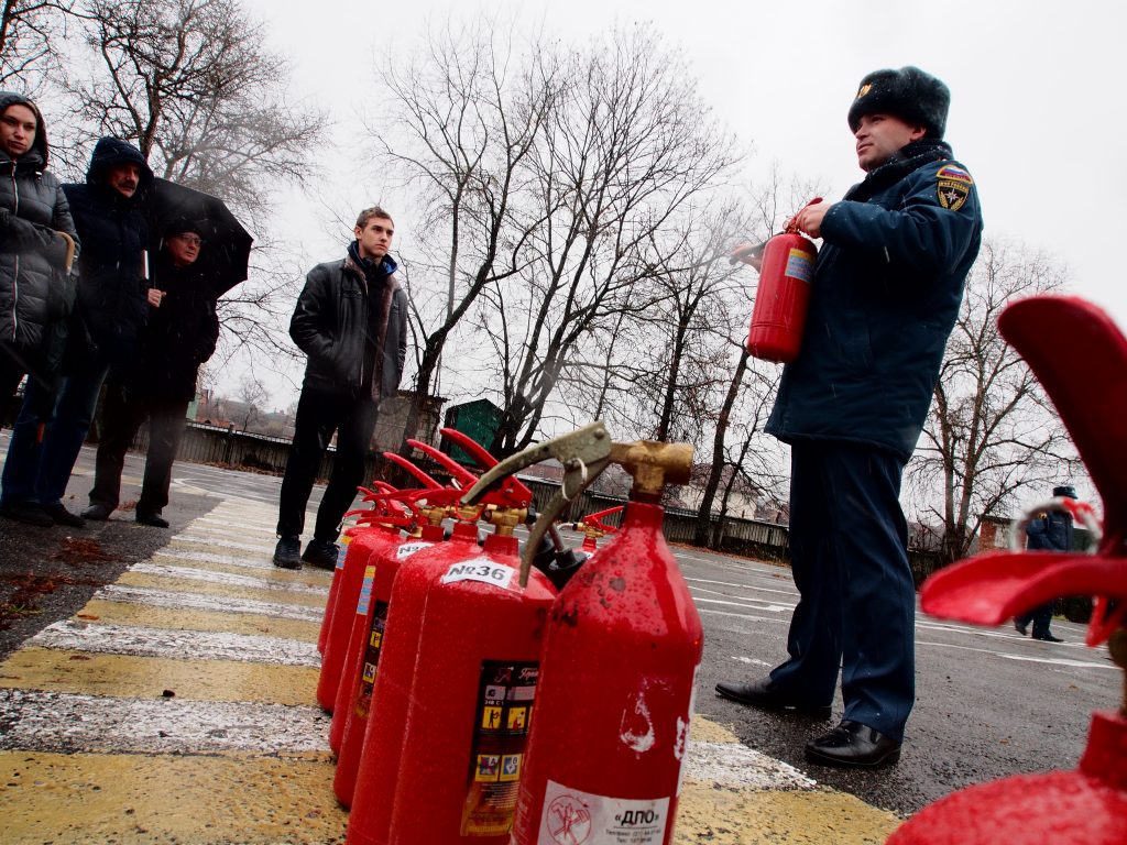 Началась подготовка к Новому году: среди ответственных за пожарную безопасность провели профилактические мероприятия. Фото: Александр Корнеев
