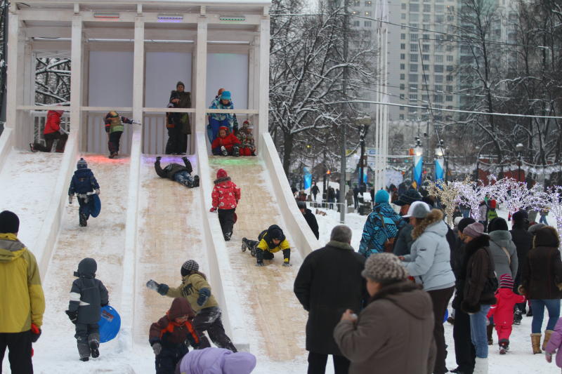 Жители Новой Москвы смогут покататься на ледовых горках. Фото: архив, «Вечерняя Москва»