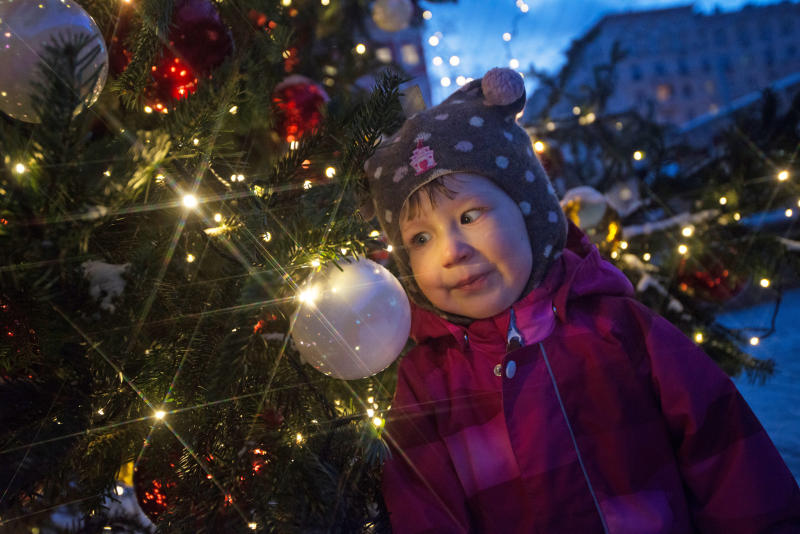 Девятиметровую новогоднюю елку установят в Кокошкино. Фото: "Вечерняя Москва"