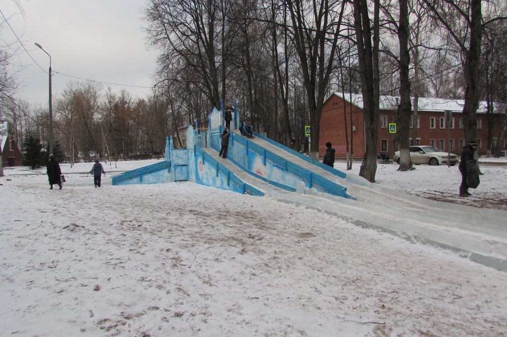 Ледяная горка появится перед Новым годом в Десеновском