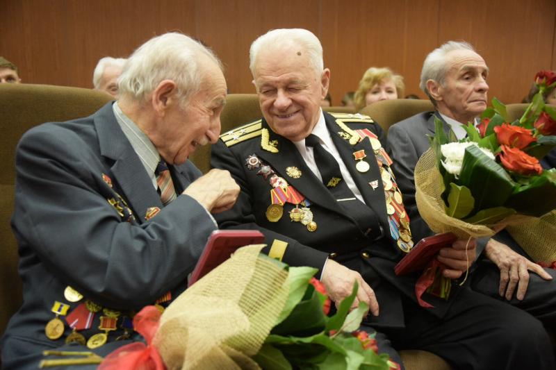 Молодежная палата Рязановского поздравила Совет ветеранов с пятилетием