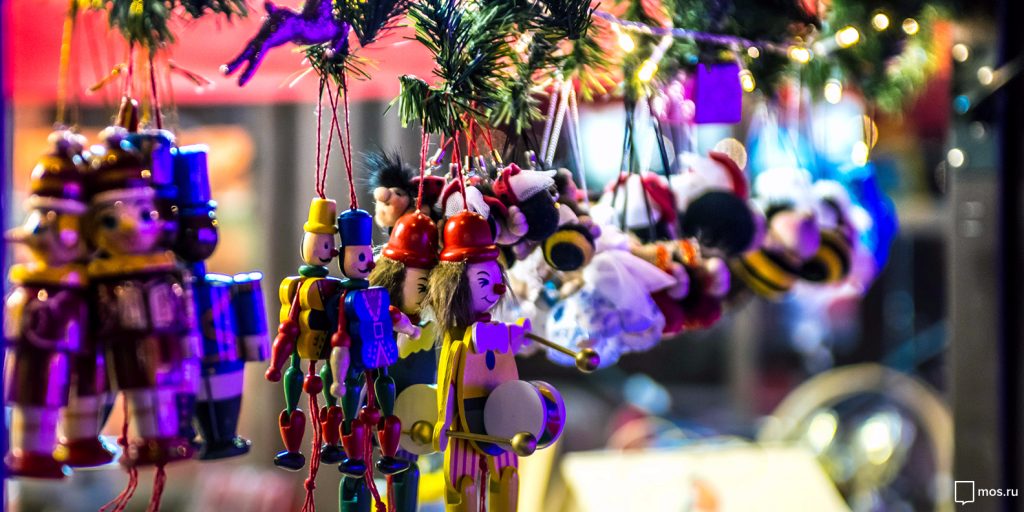 Надувные клюшки и огромная шайба: фестиваль «Путешествие в Рождество» пройдет в Троицке