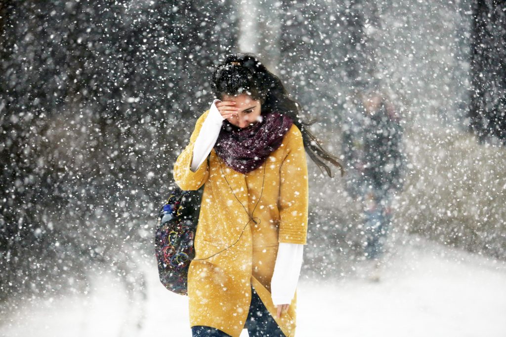 В понедельник Москву напугали «бураном» из мокрого снега, дождя и ветра