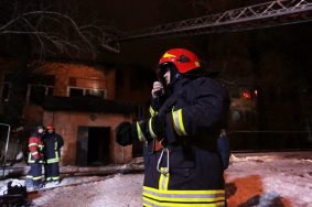 Пожарные спасли семь человек при пожаре в Москве