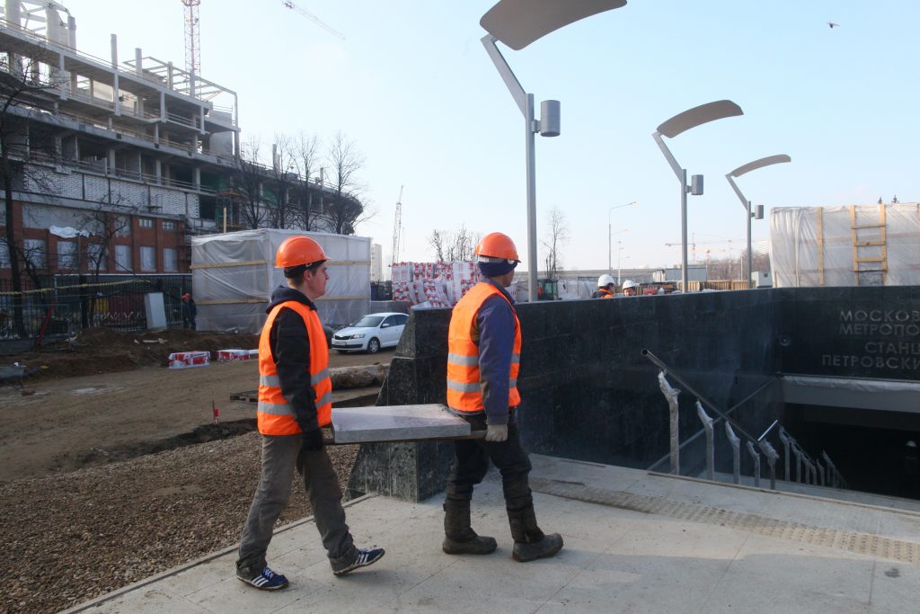 Строительство 15 социальных объектов в Новой Москве завершат до конца 2019 года