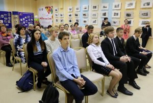 Вручение паспортов 14-летним гражданам прошло в Новой Москве. Фото: Пресс-служба УВД по ТиНАО