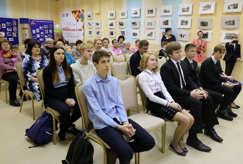 Вручение паспортов 14-летним гражданам прошло в Новой Москве