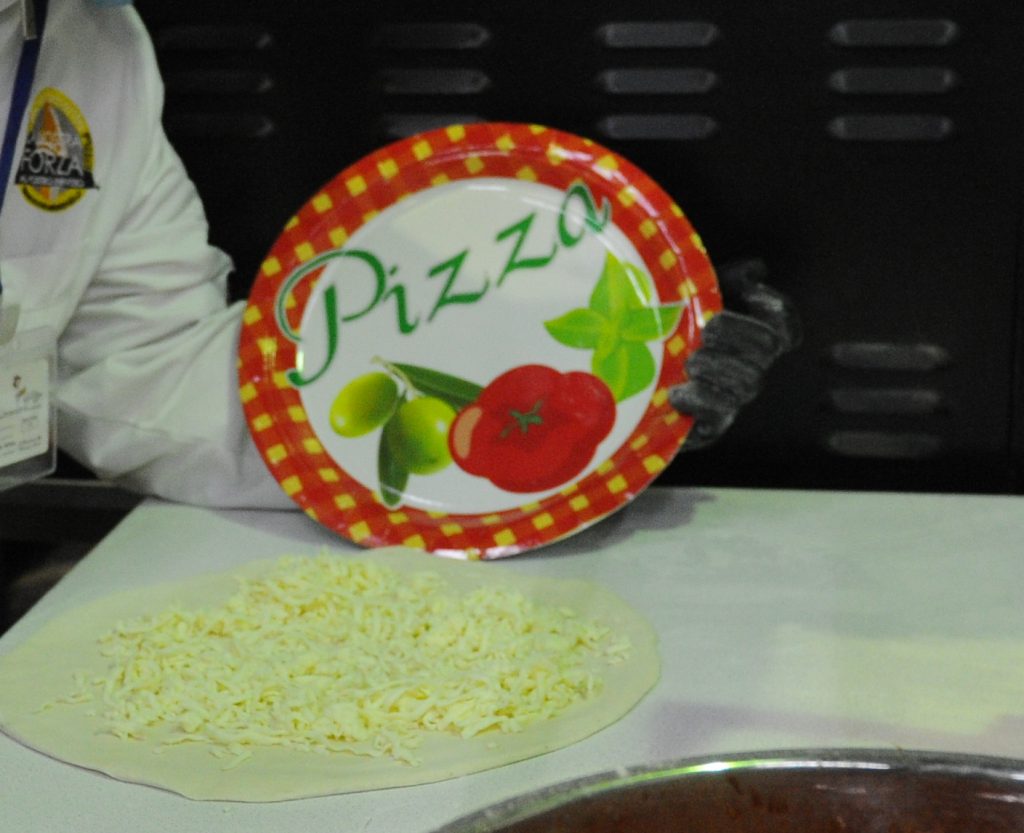 Итальянец научил российских космонавтов готовить пиццу на МКС