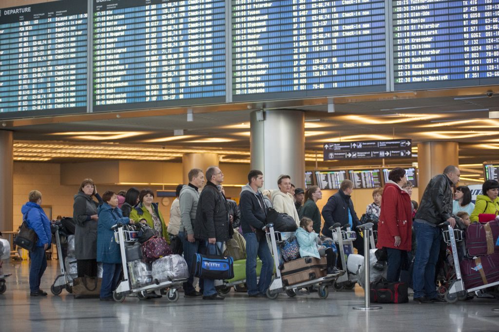 Более 30 рейсов отменили и задержали в столичных аэропортах 
