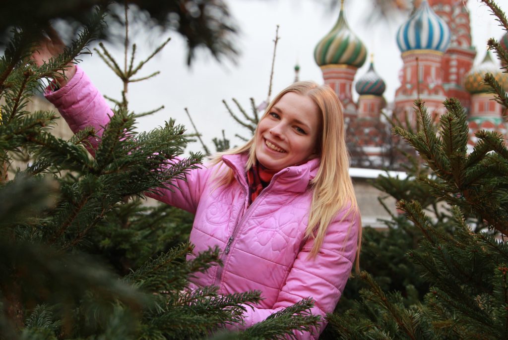 Свыше 230 елочных базаров открыли для жителей Москвы