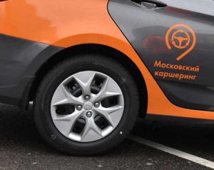 Автопарк пополнят моделями Kia и Renault. Фото: Владимир Новиков